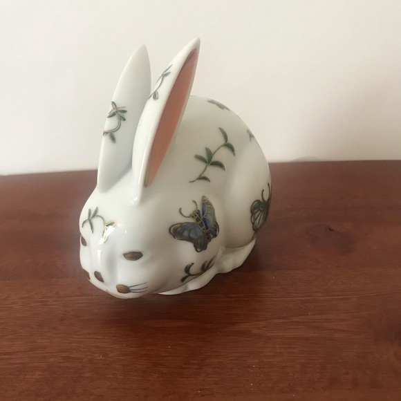 Imari Rabbit With Butterflies - Picture 11 of 15